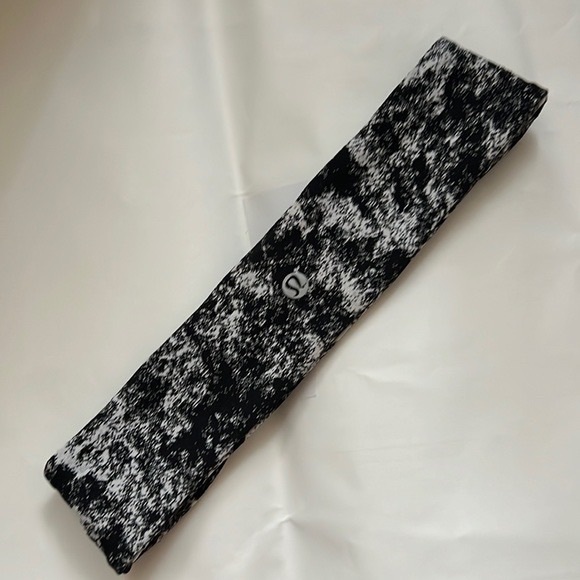 lululemon athletica Accessories - LULULEMON Fly Away Tamer Headband